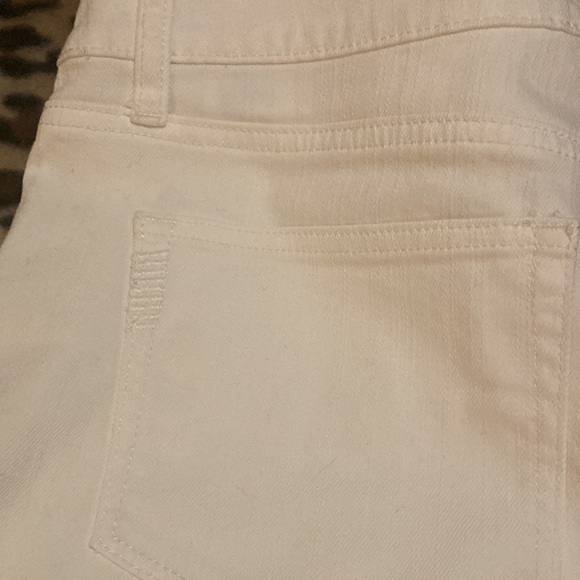 2 for $40 PAIGE Shorts Women’s Size 28 Paige Cuffed Hem Shorts White Jean Shorts - Picture 11 of 14